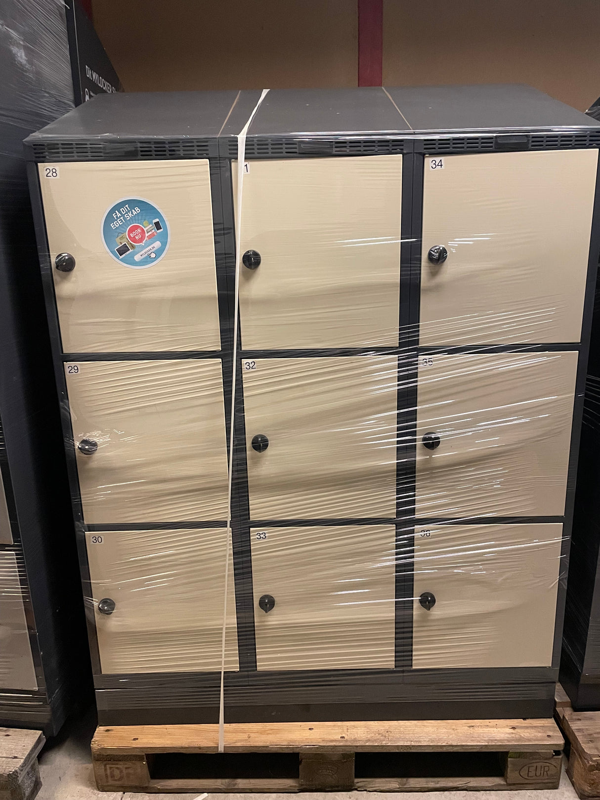 Flotte skabsmoduler med 9 rum (Ref080)