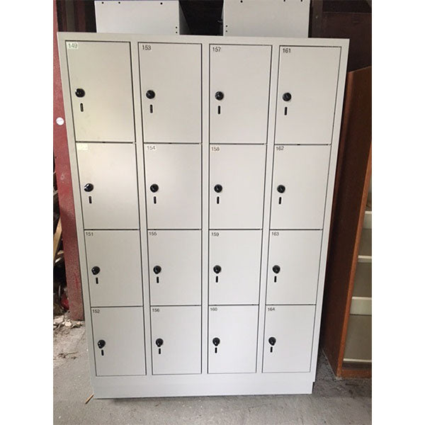 Ekstra robuste garderobebokse med 16 rum